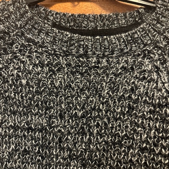 Forever 21 Sweater - Picture 2 of 3